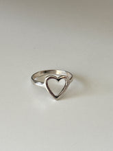 Load image into Gallery viewer, Vintage Sterling Silver Heart Cutout Ring Size 8
