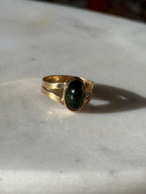 Load image into Gallery viewer, Vintage Peridot Solid 14k Yellow Gold Ring Size 8.25
