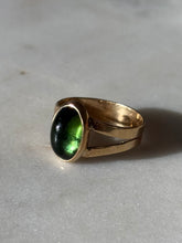 Load image into Gallery viewer, Vintage Peridot Solid 14k Yellow Gold Ring Size 8.25
