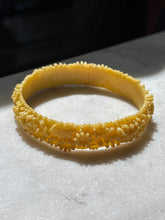 Load image into Gallery viewer, Vintage 1940s Carved Celluloid Floral Bangle Bracelet
