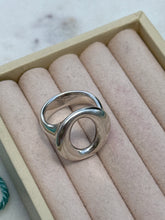 Load image into Gallery viewer, Tiffany &amp; Co. Elsa Peretti Sterling Ring Size 6
