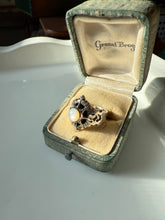 Load image into Gallery viewer, Mother of Pearl Sterling Silver Ring Size 7
