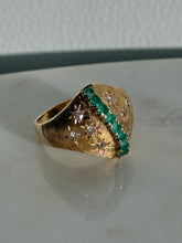 Load image into Gallery viewer, Vintage 1960s Starburst Set Diamond &amp; Emerald 14k Gold Ring
