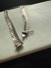 Load image into Gallery viewer, Mexico Sterling Silver Cleopatra Necklace 17”
