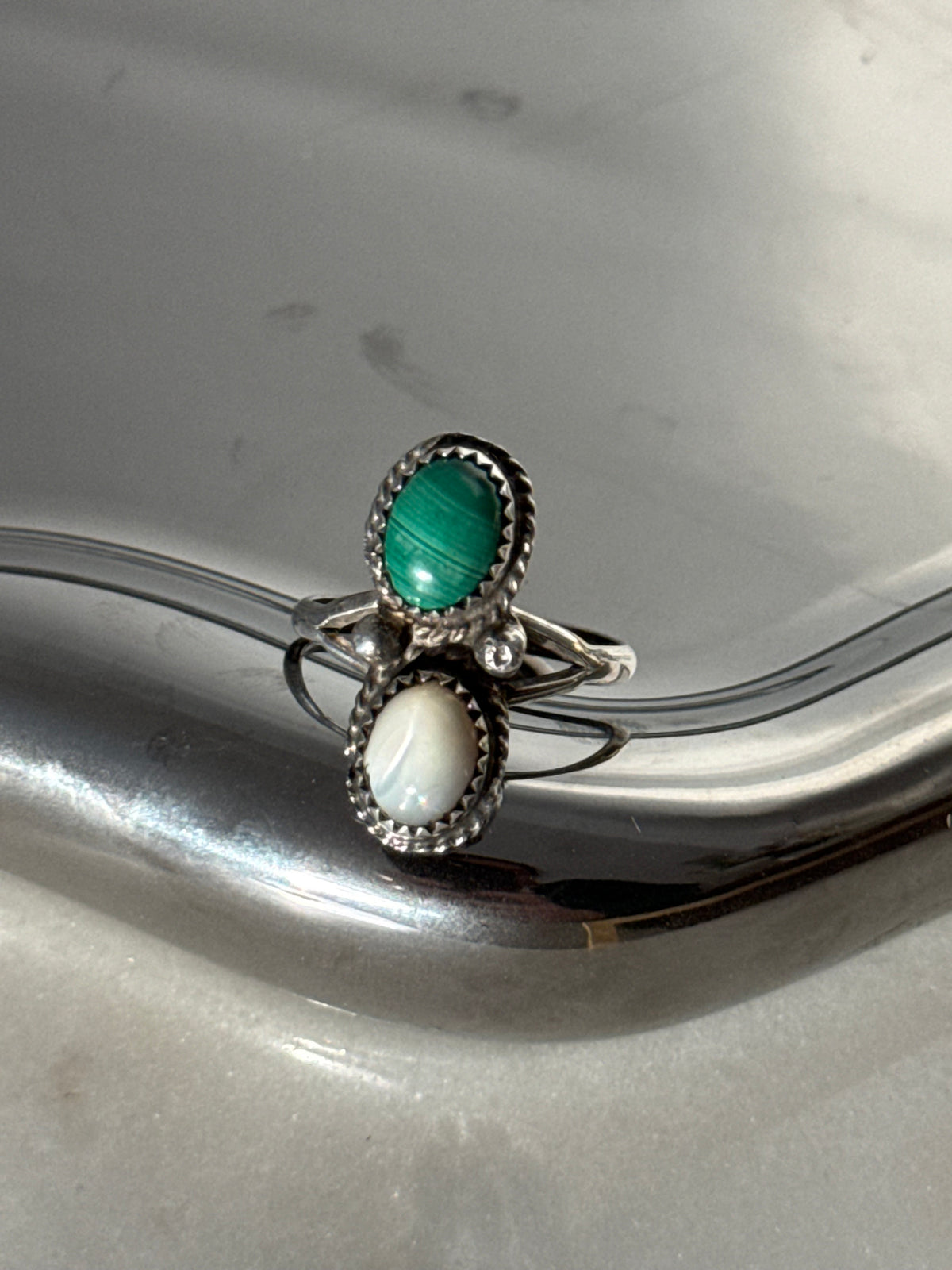 Vintage Malachite & Mother of Pearl Sterling Silver Ring Size 5.75