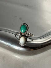 Load image into Gallery viewer, Vintage Malachite &amp; Mother of Pearl Sterling Silver Ring Size 5.75
