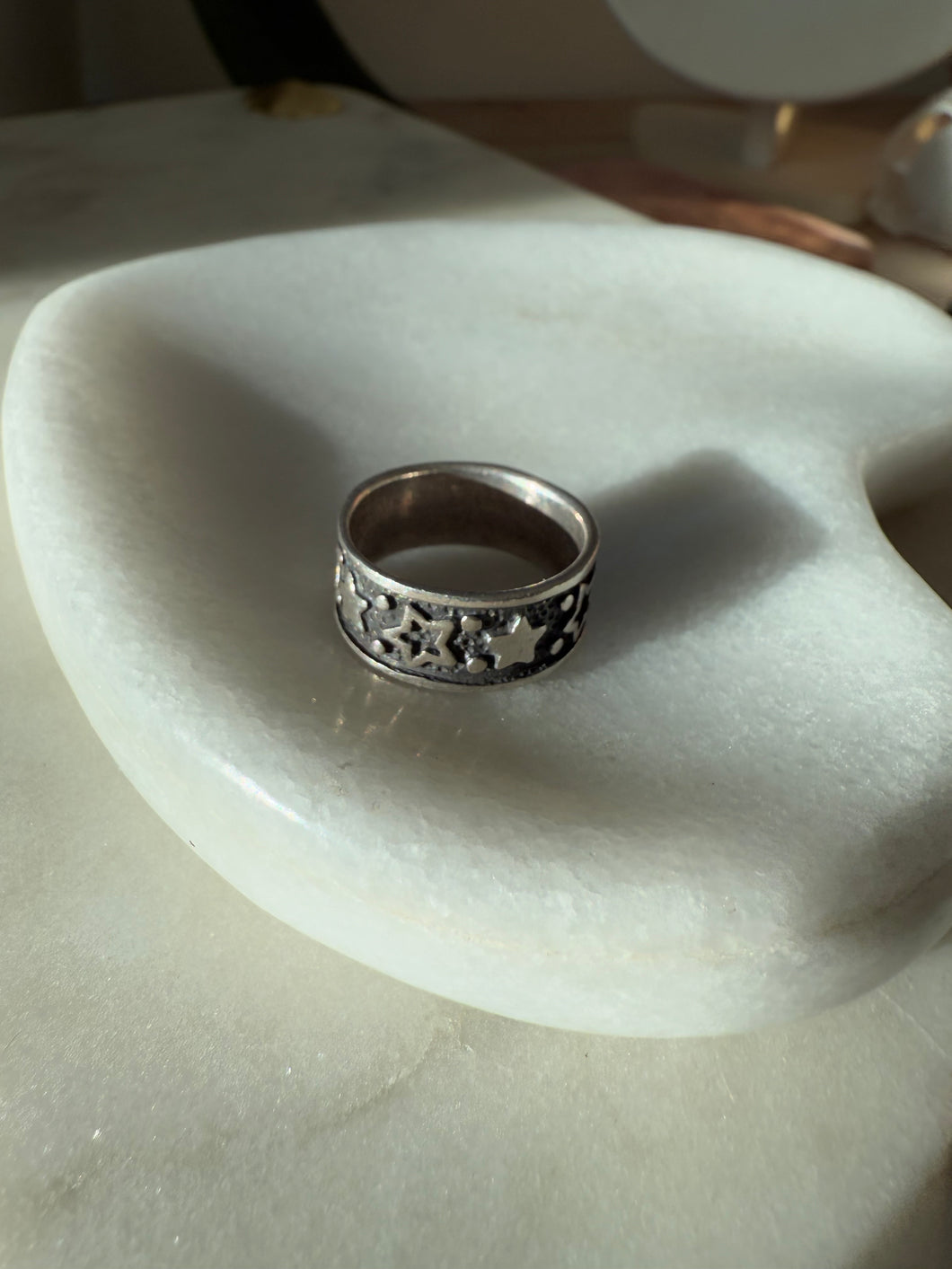Vintage Star Solid Sterling Band Size 6.5
