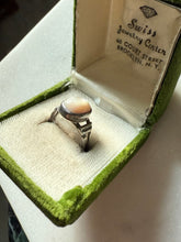 Load image into Gallery viewer, Mother of Pearl Sterling Silver Ring Size 6.5

