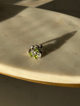 Load image into Gallery viewer, Green &amp; White Sterling Silver Ring Size 7
