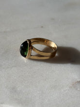 Load image into Gallery viewer, Vintage Peridot Solid 14k Yellow Gold Ring Size 8.25
