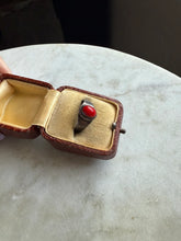 Load image into Gallery viewer, Vintage Sterling Silver Ring Size 6.5
