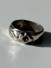 Load image into Gallery viewer, Vintage Sterling Flower Ring Size 5.5
