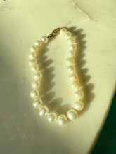 Load image into Gallery viewer, Vintage Pearl 10k Gold Bracelet 7”
