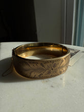 Load image into Gallery viewer, Gold Filled 1/20 12k Bangle 6.25”
