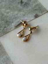 Load image into Gallery viewer, Vintage 14k Gold Opal Dangle Earrings
