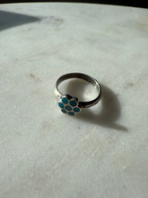 Load image into Gallery viewer, Turquoise Inlay Flower Sterling Silver Vintage Ring Size 6.25
