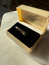 Load image into Gallery viewer, Vintage Sterling Silver Band Size 7
