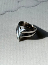 Load image into Gallery viewer, Vintage Solid Sterling Silver Ring Size 5.75
