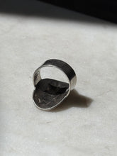 Load image into Gallery viewer, Vintage Abalone Inlay Bird Sterling Silver Ring Size 6.25
