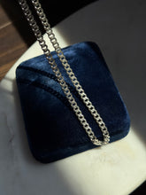 Load image into Gallery viewer, Vintage Italian Solid Sterling Silver Cuban Link Chain 20”
