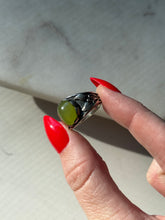 Load image into Gallery viewer, Vintage Sterling Silver Ring Size 7
