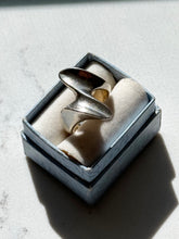 Load image into Gallery viewer, Vintage Solid Sterling Silver Ring Size 6
