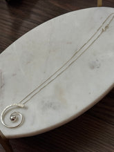 Load image into Gallery viewer, Vintage Sterling Silver Necklace 18”
