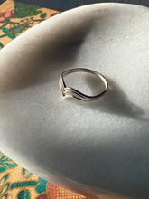 Load image into Gallery viewer, Vintage Chevron Sterling Silver Ring Size 7.25
