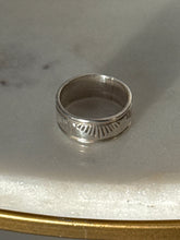 Load image into Gallery viewer, Vintage Solid Sterling Silver Band Size 6.75
