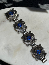 Load image into Gallery viewer, Vintage 1940s Mexico Sterling Silver Bracelet
