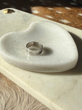 Load image into Gallery viewer, Vintage Solid Sterling Ring Size 8
