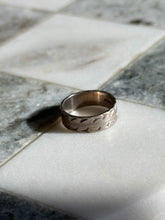 Load image into Gallery viewer, Vintage Etched Sterling Silver Band Size 5.75
