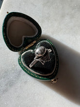 Load image into Gallery viewer, Vintage Dainty Frog Sterling Ring Size 7.25
