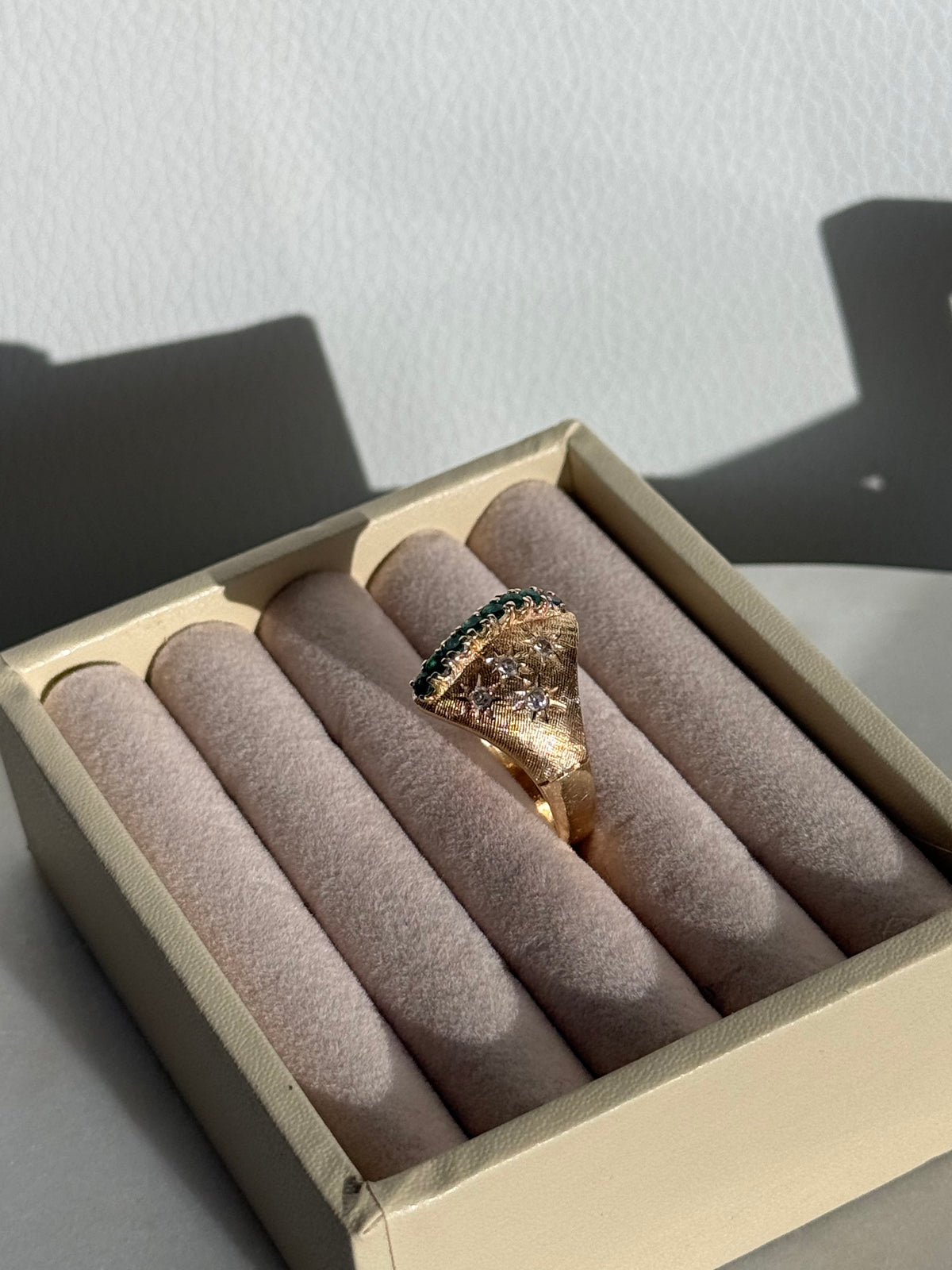 Vintage 1960s Starburst Set Diamond & Emerald 14k Gold Ring