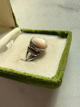 Load image into Gallery viewer, Mother of Pearl Sterling Silver Ring Size 6.5
