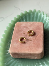 Load image into Gallery viewer, Vintage 18k Yellow Gold Mini Tubular Hoops
