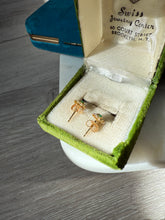 Load image into Gallery viewer, Vintage Natural Emerald 14k Gold Push Back Earrings
