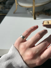 Load image into Gallery viewer, Vintage Mexico Sterling Hammered Band Size 5.5
