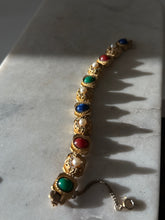 Load image into Gallery viewer, Vintage Goldtone Costume Bracelet
