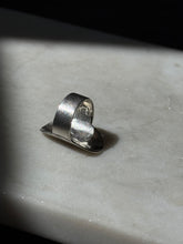 Load image into Gallery viewer, Vintage Abalone Inlay Bird Sterling Silver Ring Size 6.25
