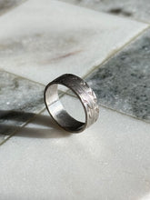 Load image into Gallery viewer, Vintage Etched Sterling Silver Band Size 5.75
