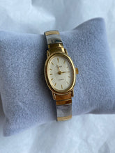 Load image into Gallery viewer, Oval Two-Toned Timex Vintage Expansion Watch
