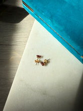 Load image into Gallery viewer, Vintage Garnet 14k Gold Push Back Earrings

