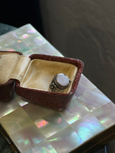 Load image into Gallery viewer, Floral Mother of Pearl Sterling Silver Ring
