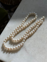Load image into Gallery viewer, Vintage Pearl 14k Gold Necklace 17.5”
