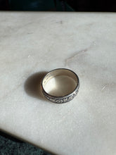 Load image into Gallery viewer, Floral Etched Sterling Silver Band Size 9
