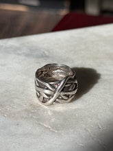 Load image into Gallery viewer, Silpada Mermaid Pearl Sterling Silver Ring Size 8
