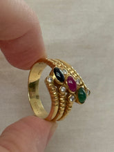Load image into Gallery viewer, Vintage Cabochon 18k Yellow Gold Ring Size 7
