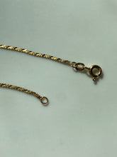 Load image into Gallery viewer, Dainty Vintage 14k Textured ‘S’ Link Bracelet
