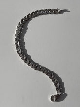 Load image into Gallery viewer, Vintage Sterling Silver Bracelet 7.75”
